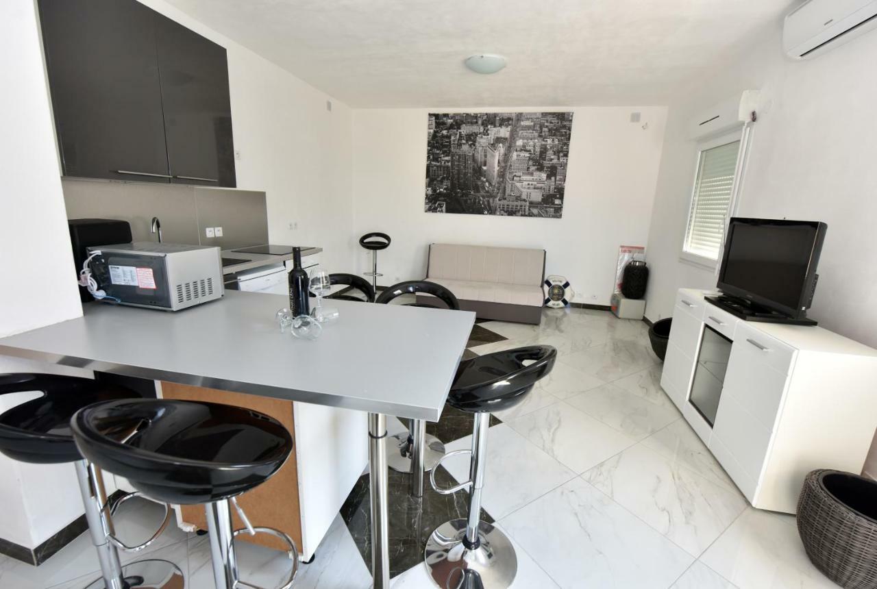 וודיצה Apartmani Ivan V Relax מראה חיצוני תמונה